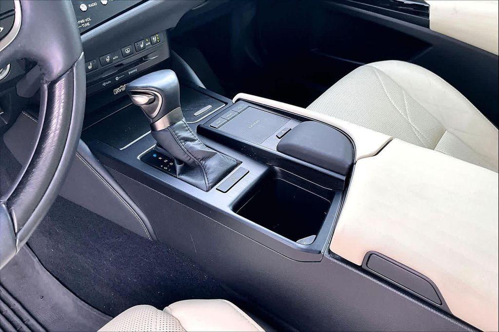 used 2022 Lexus ES 350 car, priced at $39,998