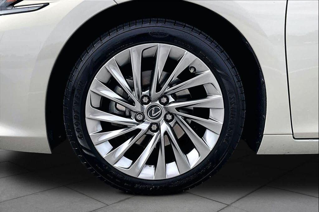 used 2022 Lexus ES 350 car, priced at $39,998