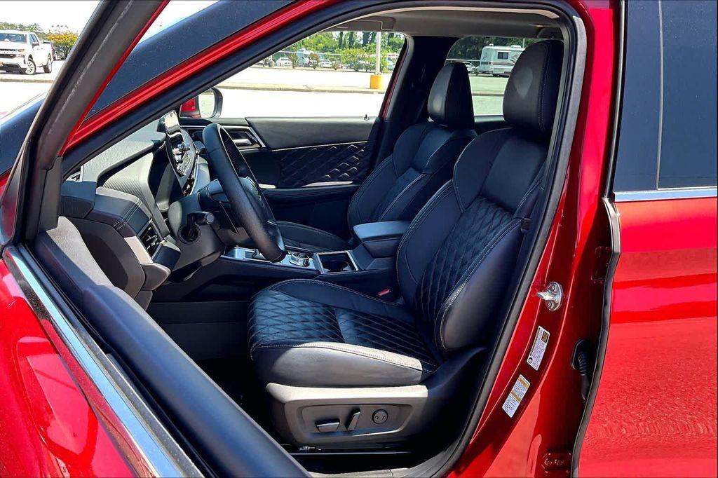 used 2023 Mitsubishi Outlander car, priced at $27,086