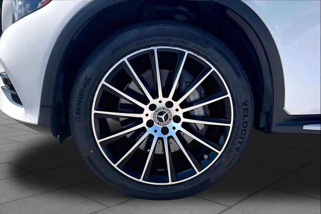 used 2019 Mercedes-Benz GLC 300 car, priced at $18,286