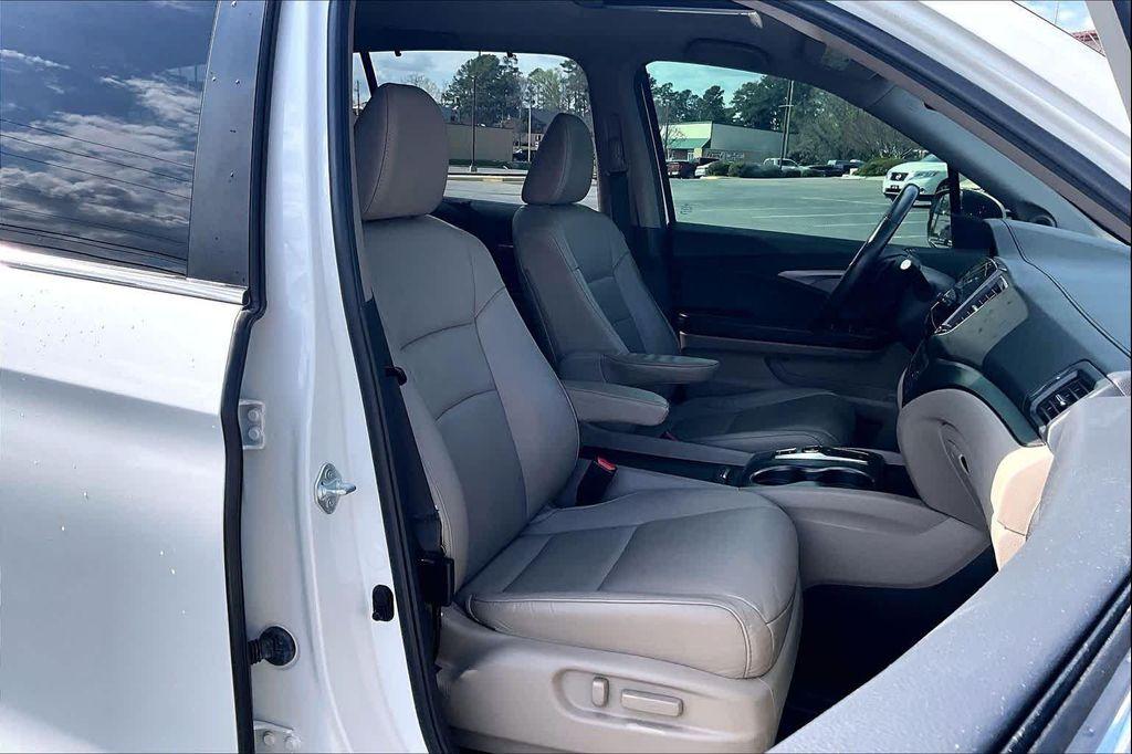 used 2021 Honda Pilot car, priced at $25,598