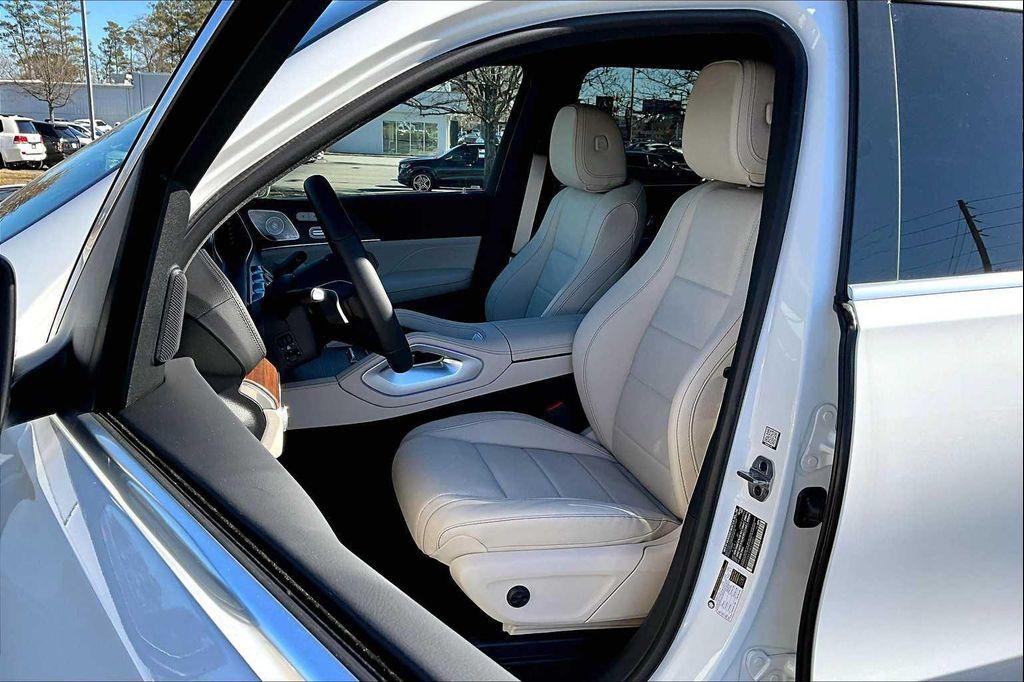 used 2025 Mercedes-Benz GLS 450 car