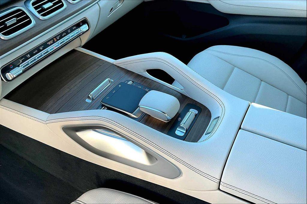 used 2025 Mercedes-Benz GLS 450 car