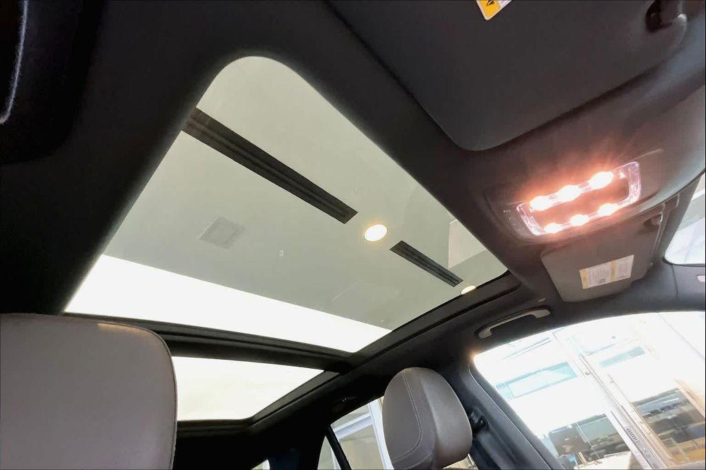 used 2022 Mercedes-Benz GLE 350 car, priced at $45,998