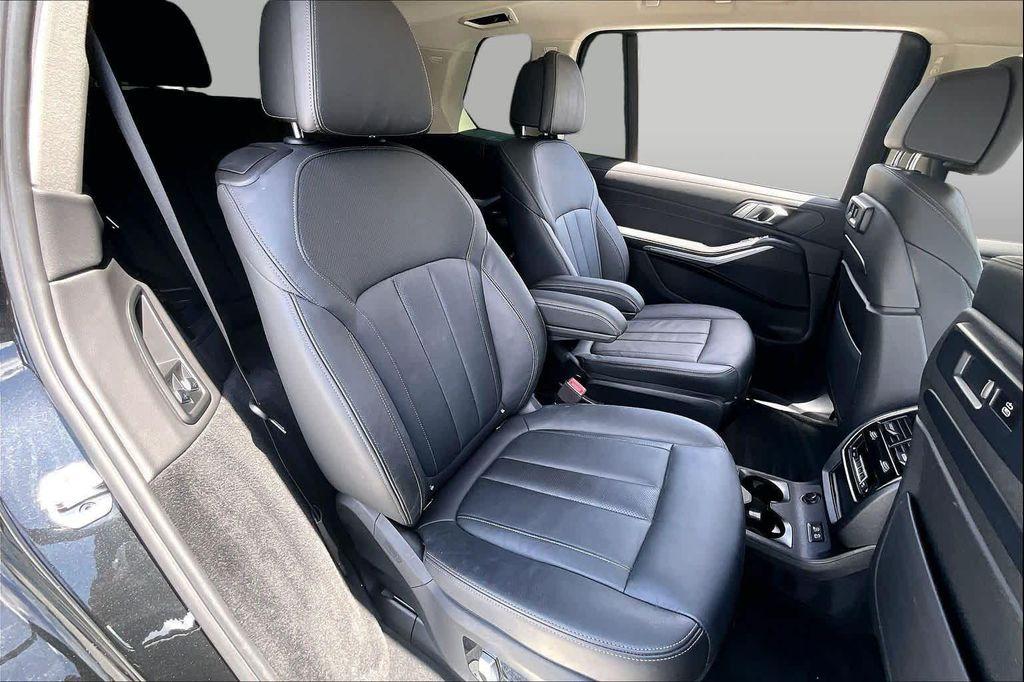 used 2022 BMW X7 car, priced at $46,086