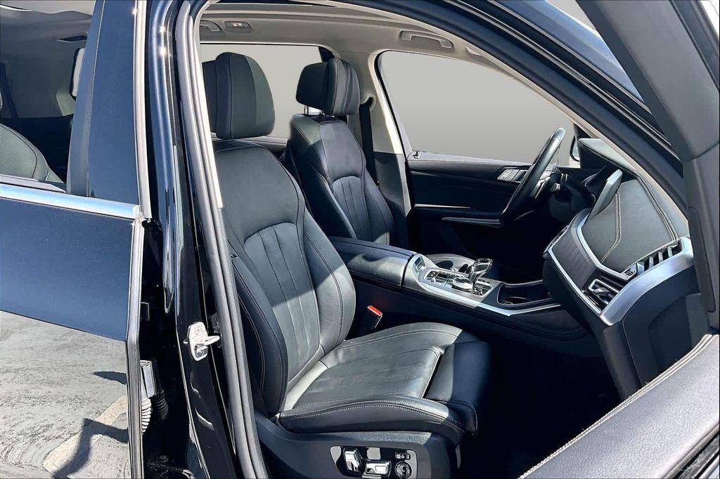 used 2022 BMW X7 car, priced at $46,086