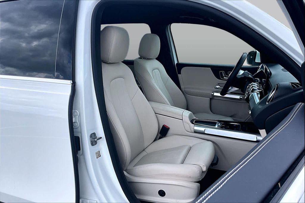 used 2025 Mercedes-Benz GLB 250 car, priced at $39,086