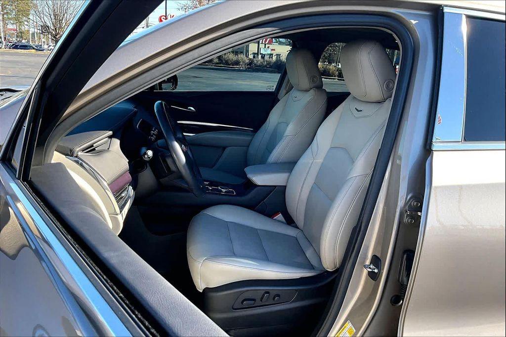 used 2023 Cadillac XT4 car, priced at $27,398