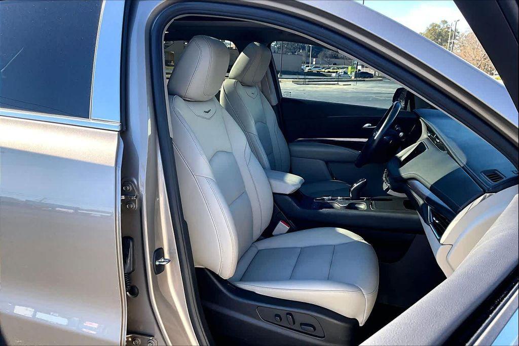 used 2023 Cadillac XT4 car, priced at $27,398