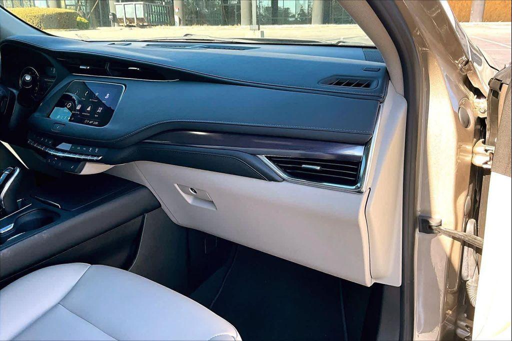 used 2023 Cadillac XT4 car, priced at $27,398