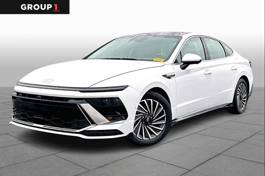 used 2025 Hyundai Sonata Hybrid car, priced at $32,598