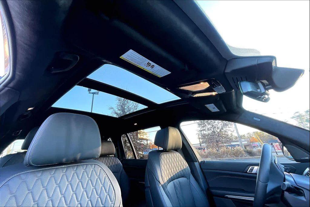 used 2025 BMW X7 car, priced at $97,998