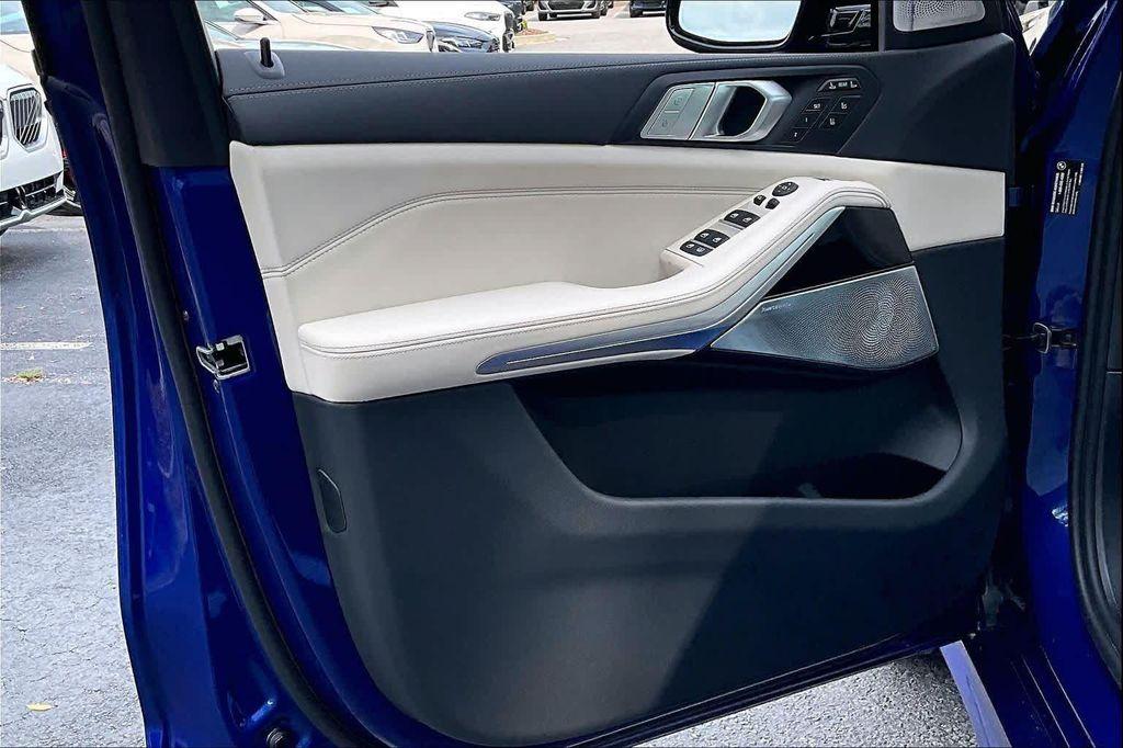 new 2027 BMW X7 car, priced at $130,450