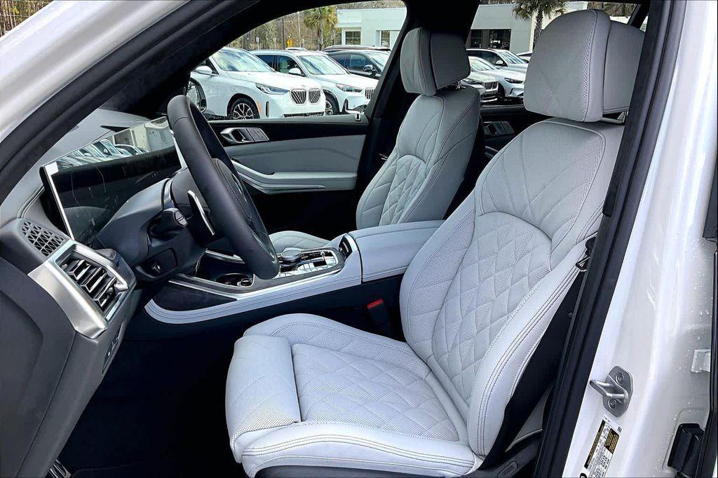 new 2026 BMW X7 car, priced at $101,200