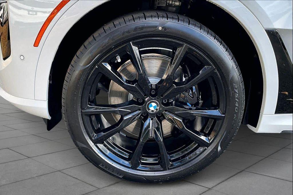 new 2026 BMW X7 car, priced at $101,200
