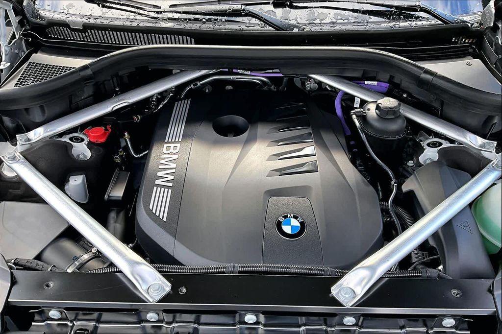new 2026 BMW X7 car, priced at $101,200