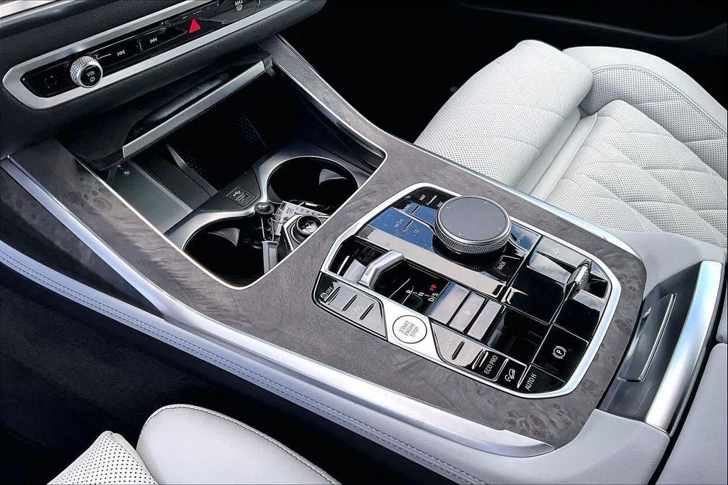 new 2026 BMW X7 car, priced at $101,200