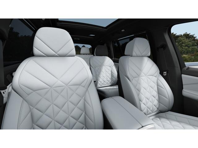 new 2026 BMW X7 car, priced at $101,200