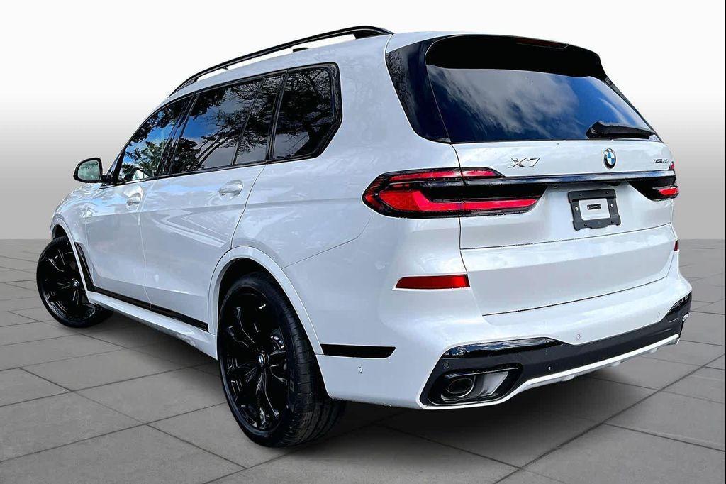 new 2026 BMW X7 car, priced at $101,200