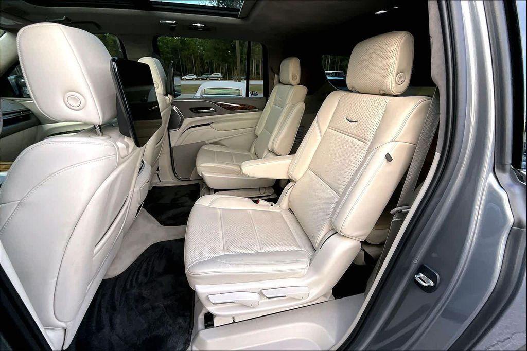 used 2021 Cadillac Escalade ESV car, priced at $43,400