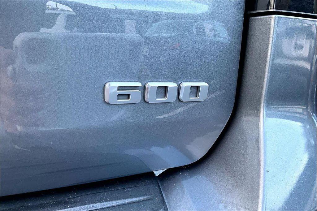 used 2021 Cadillac Escalade ESV car, priced at $43,400