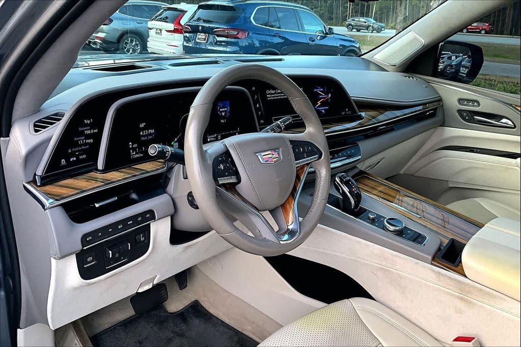 used 2021 Cadillac Escalade ESV car, priced at $43,400