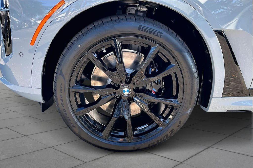 new 2026 BMW X7 car, priced at $100,350
