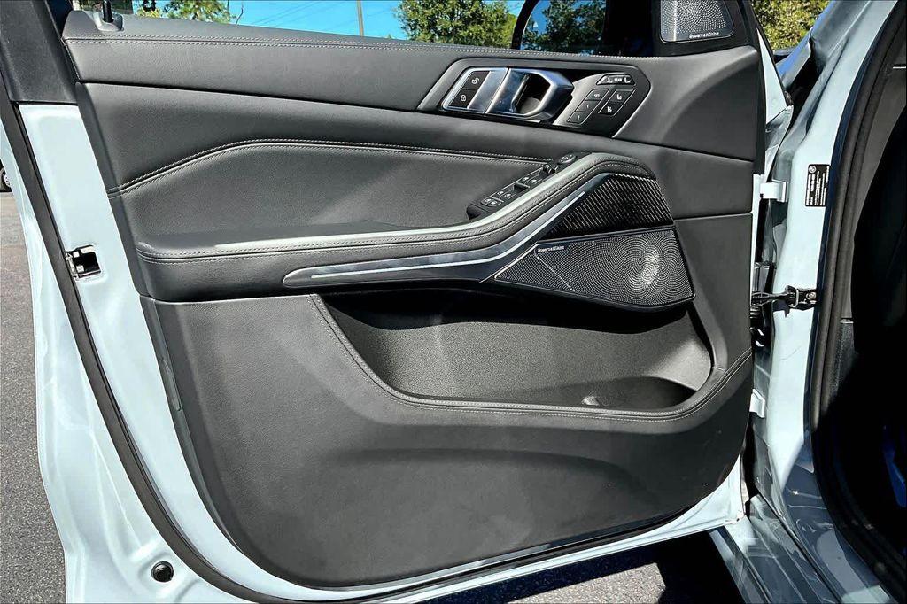 new 2026 BMW X7 car, priced at $131,445