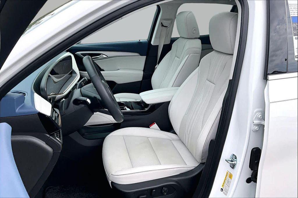 used 2024 Buick Envision car, priced at $39,096