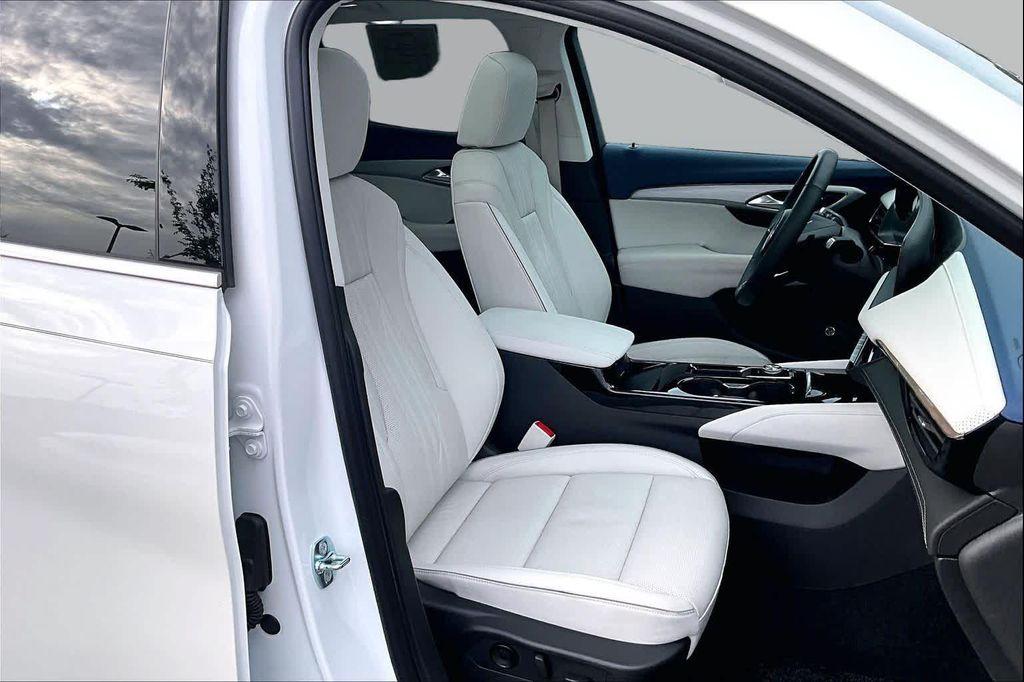 used 2024 Buick Envision car, priced at $39,096