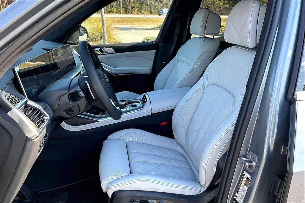 new 2026 BMW X7 car, priced at $97,820