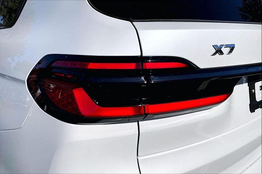 new 2026 BMW X7 car, priced at $129,500