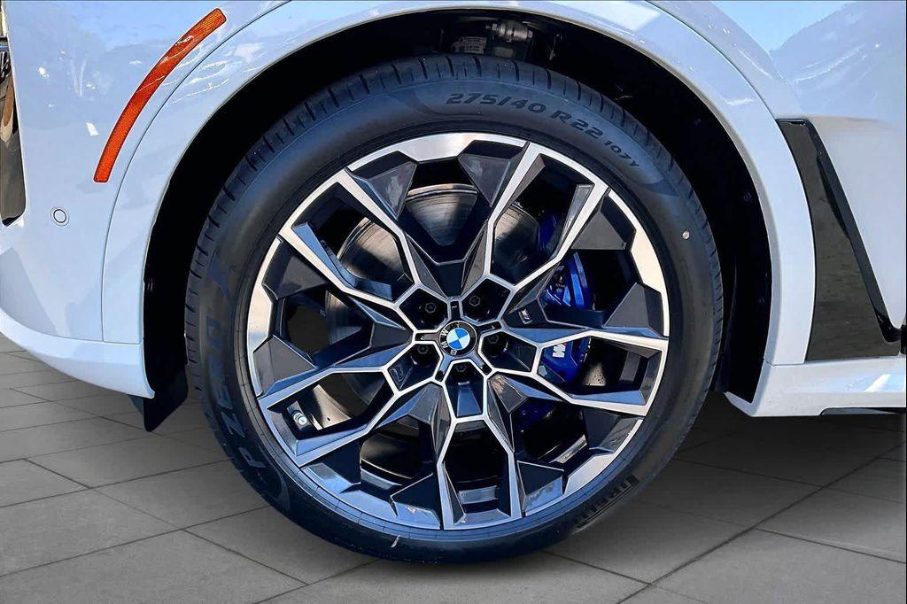 new 2026 BMW X7 car, priced at $129,500
