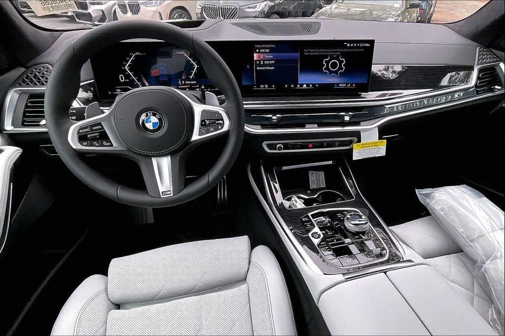 new 2026 BMW X7 car, priced at $102,070