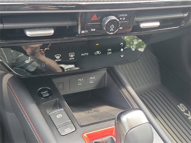 new 2025 Nissan Kicks car, priced at $31,481