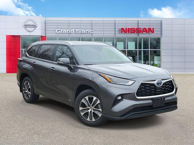 used 2024 Toyota Highlander Hybrid car, priced at $46,995