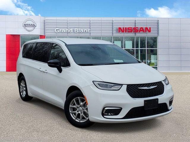 used 2026 Chrysler Pacifica car, priced at $34,179