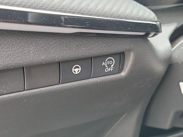 new 2025 Nissan Kicks car, priced at $27,382