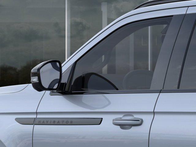 new 2026 Lincoln Navigator car, priced at $102,794