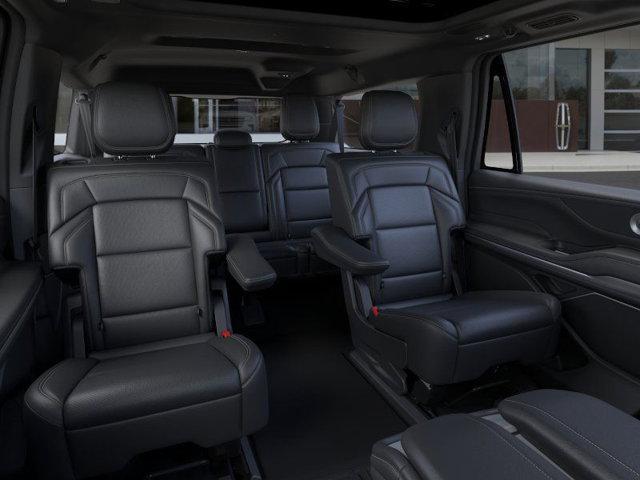 new 2025 Lincoln Navigator car, priced at $110,075
