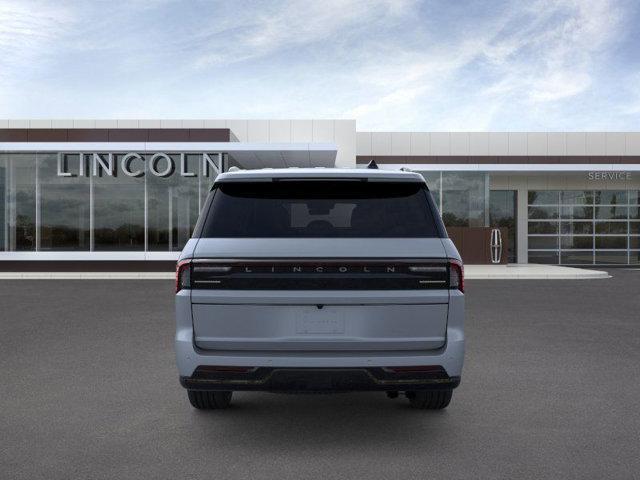 new 2025 Lincoln Navigator car, priced at $110,075