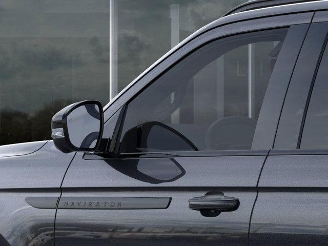 new 2025 Lincoln Navigator car, priced at $110,185