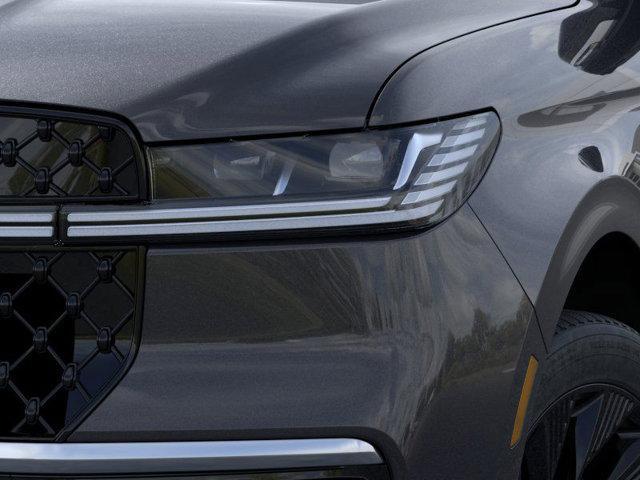 new 2025 Lincoln Navigator car, priced at $110,185