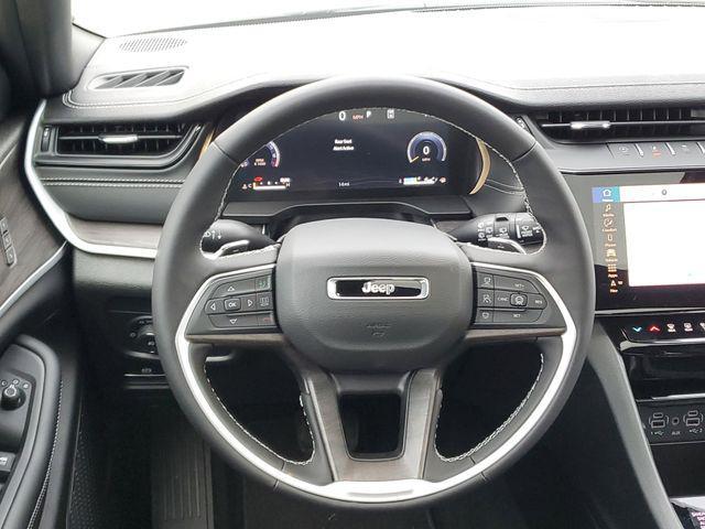 new 2026 Jeep Grand Cherokee car, priced at $47,995