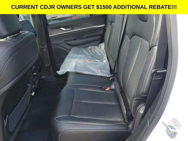 new 2025 Jeep Grand Cherokee car, priced at $44,995