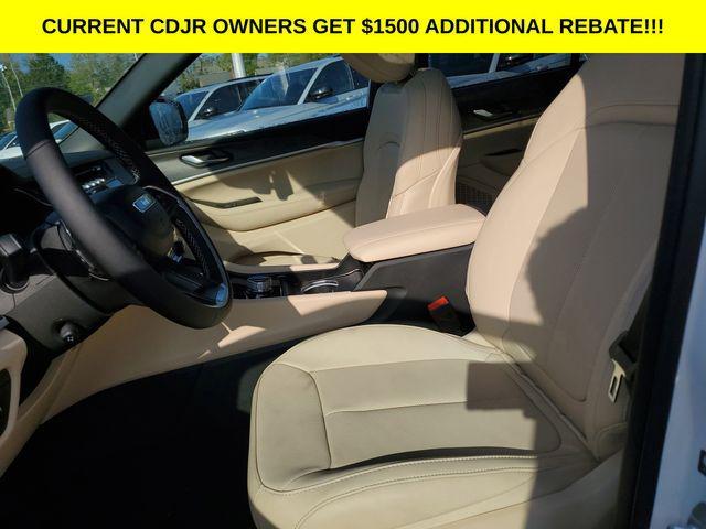 new 2025 Jeep Grand Cherokee car, priced at $47,495