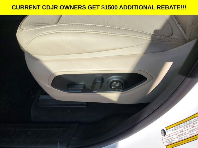 new 2025 Jeep Grand Cherokee car, priced at $47,495