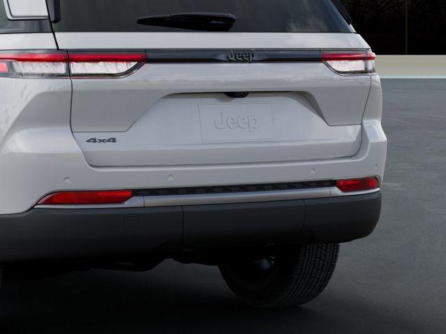 new 2026 Jeep Grand Cherokee car, priced at $43,995
