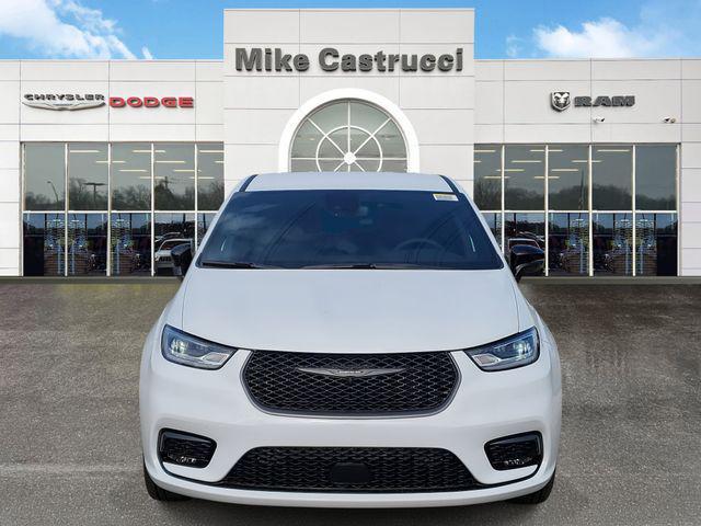 new 2026 Chrysler Pacifica car, priced at $43,611