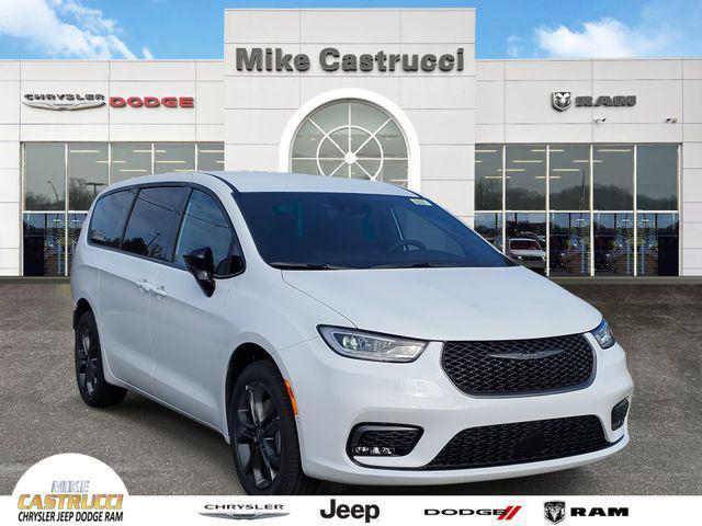 new 2026 Chrysler Pacifica car, priced at $43,611